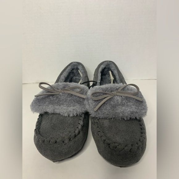 Hooked Chill Slippers Size 6 - Picture 4 of 8